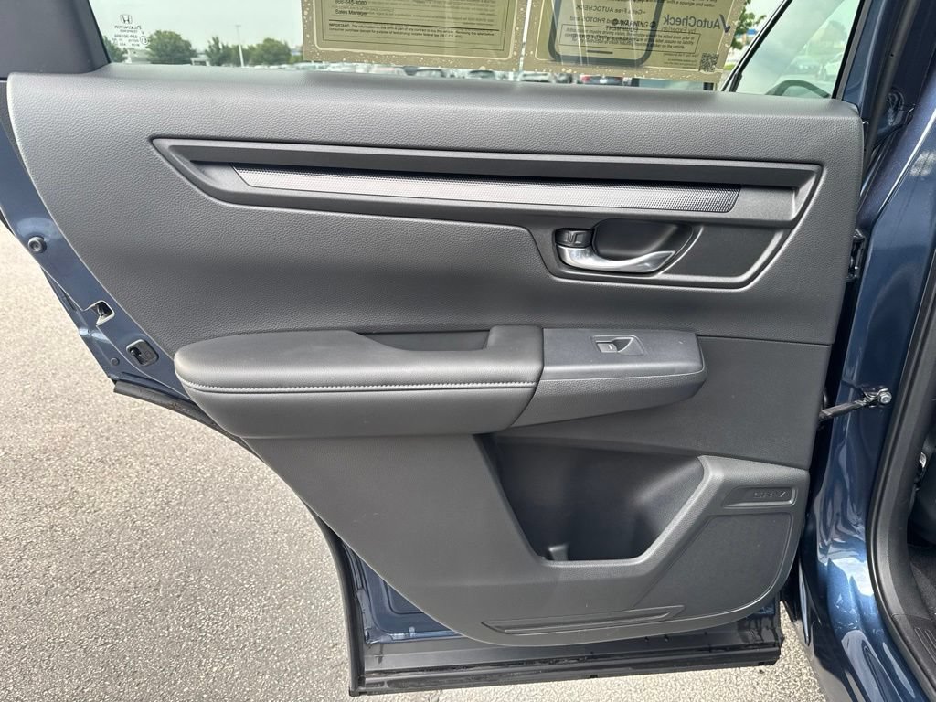 Used 2025 Honda CR-V LX image 31