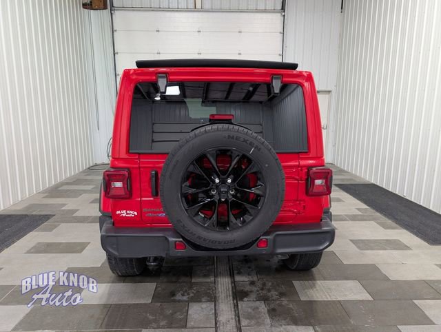 Used 2025 Jeep Wrangler Unlimited Sahara w/ Safety Group AWD/4WD image 3