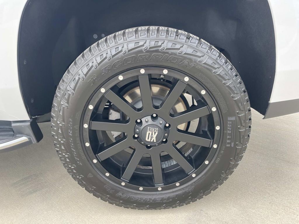 Used 2018 GMC Yukon SLT AWD/4WD image 11