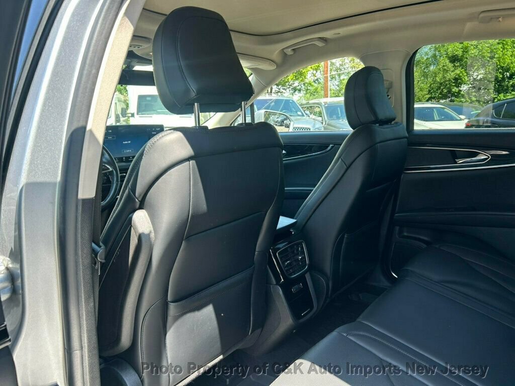 Used 2022 Lincoln Nautilus Reserve w/ Cargo Utility Package AWD/4WD image 34