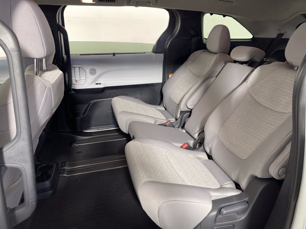 Certified 2026 Toyota Sienna LE FWD image 13