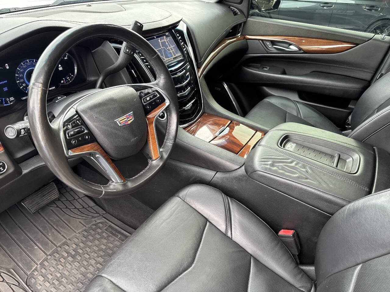 Used 2016 Cadillac Escalade Premium AWD/4WD image 32
