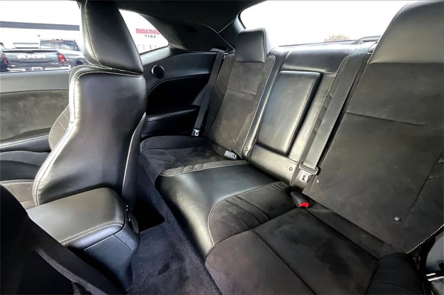 Used 2015 Dodge Challenger SRT image 28