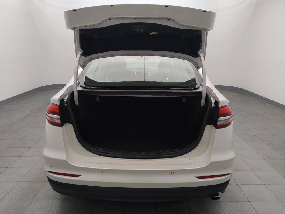 Used 2019 Ford Fusion SEL FWD image 29