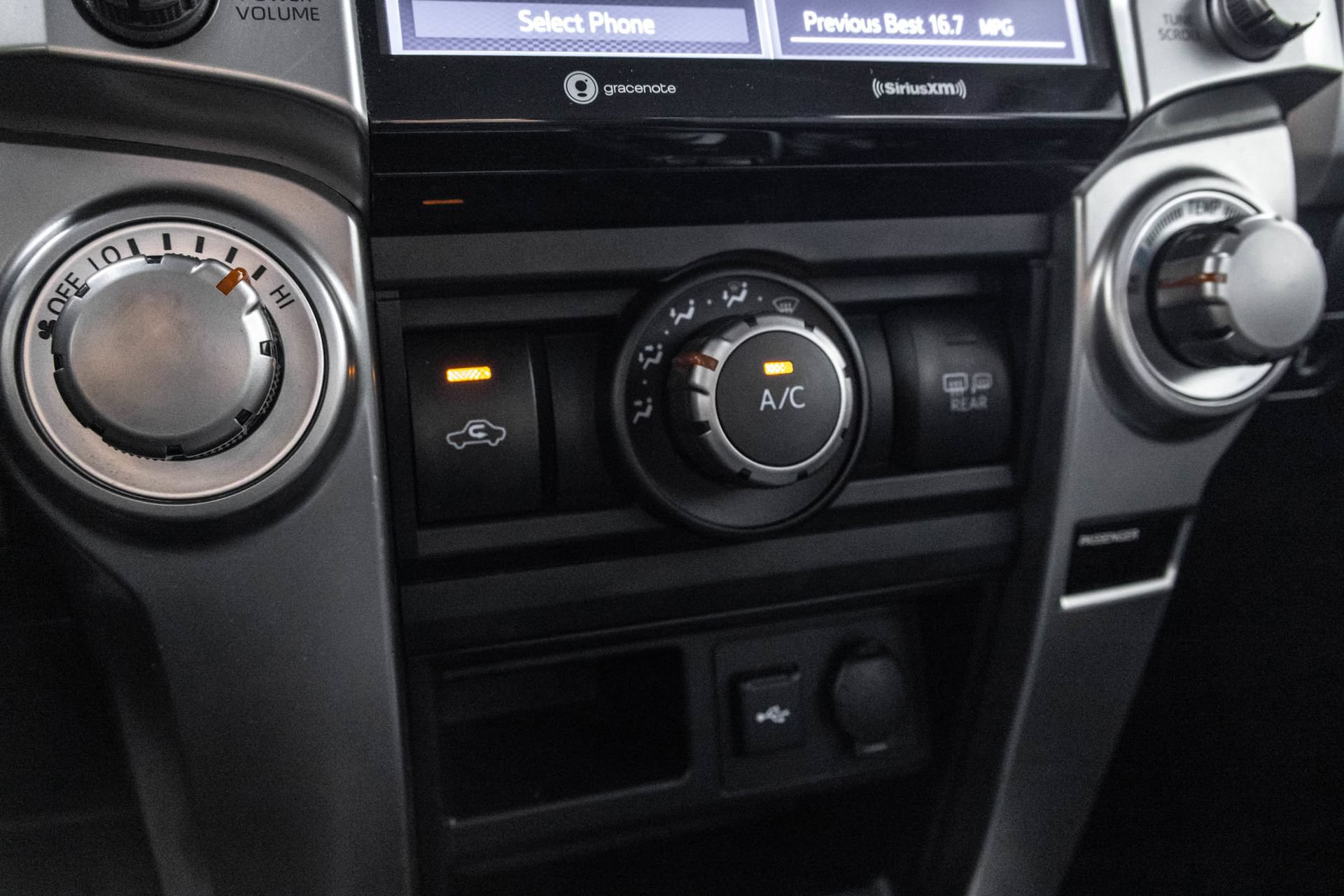 Used 2022 Toyota 4Runner SR5 AWD/4WD image 30