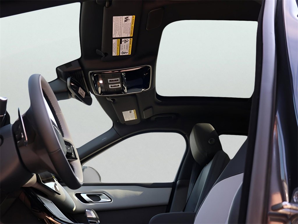 New 2026 Land Rover Range Rover Velar Dynamic SE image 38