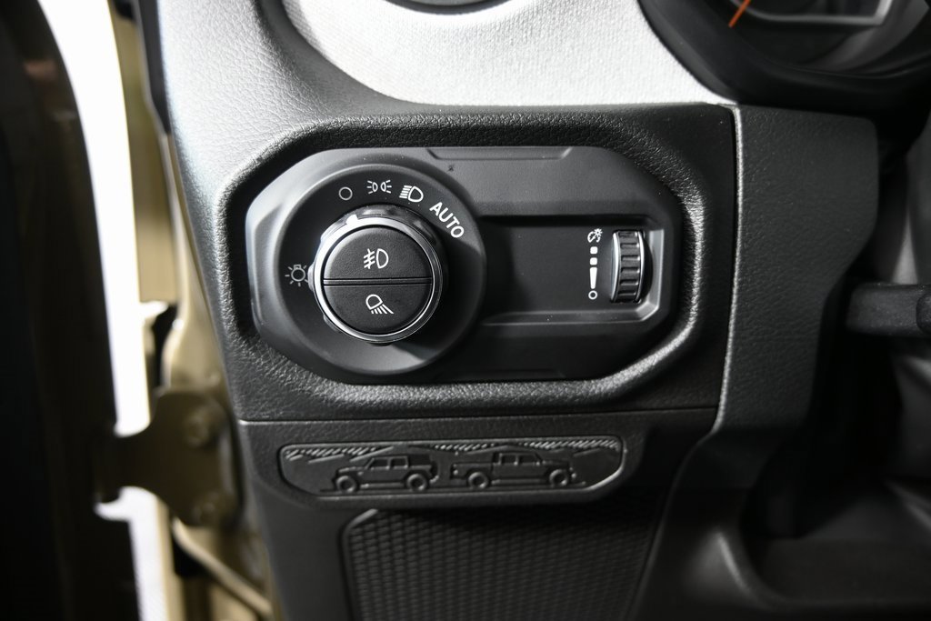 New 2025 Jeep Gladiator Willys image 24