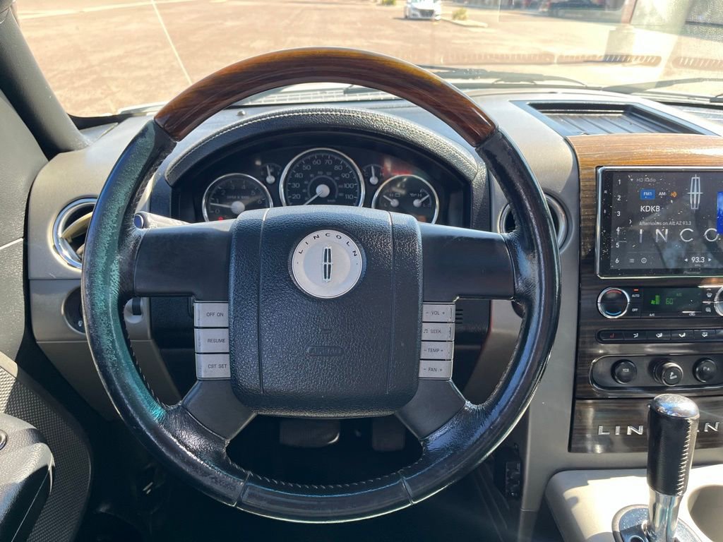 Used 2008 Lincoln Mark LT 2WD image 28