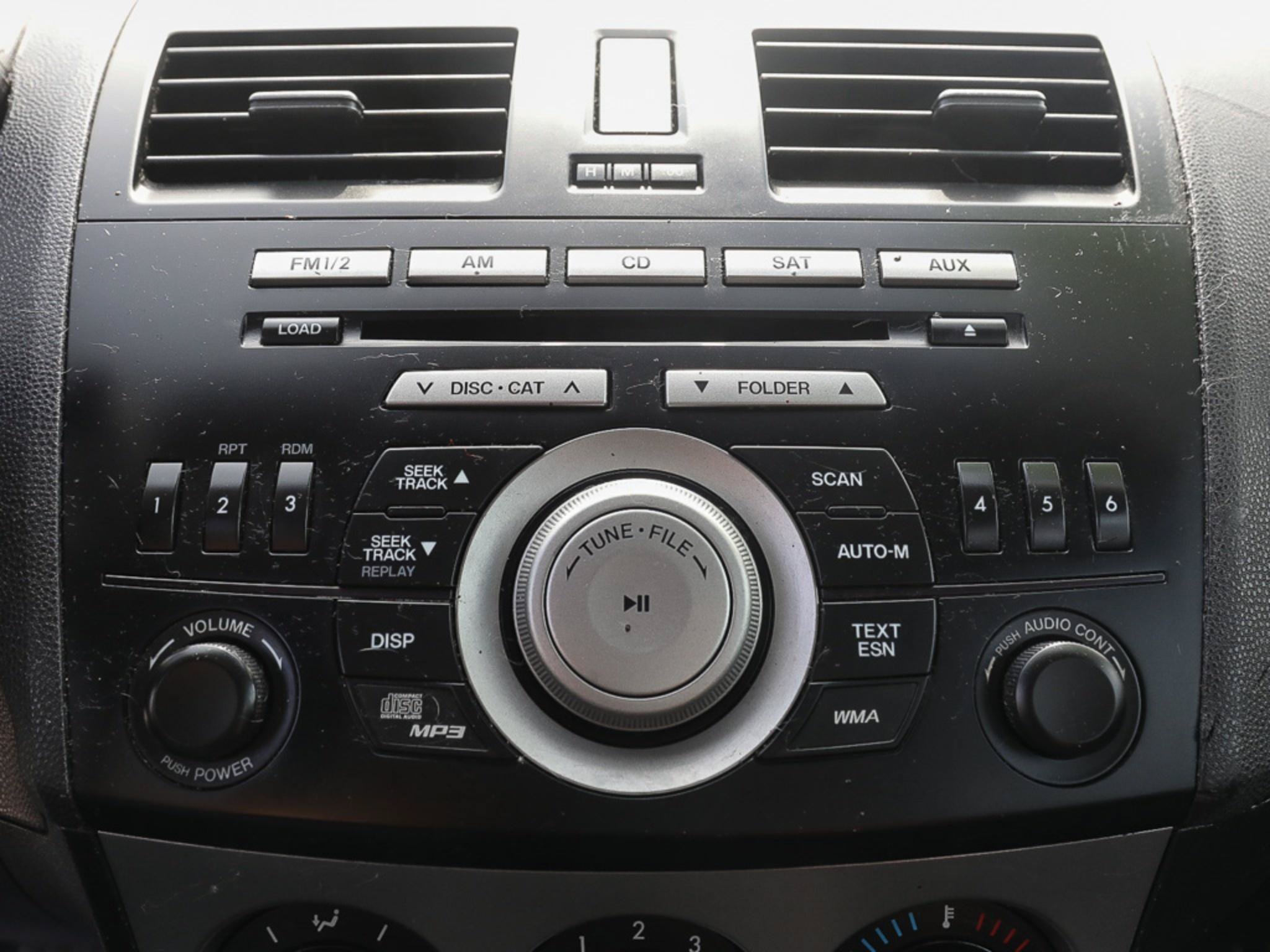 Used 2010 MAZDA MAZDA3 i Touring FWD image 15