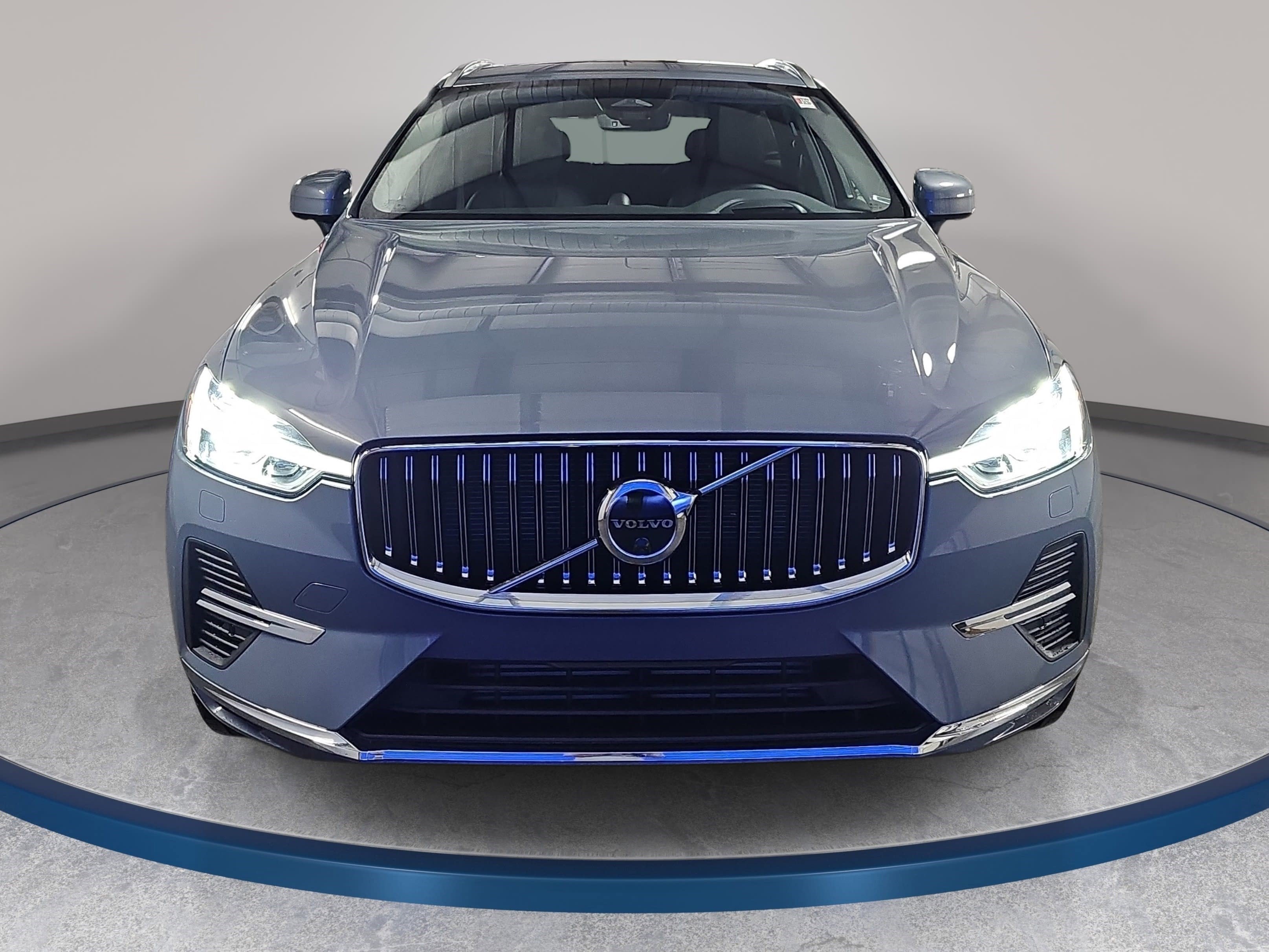 Used 2023 Volvo XC60 T8 Ultimate AWD/4WD image 2
