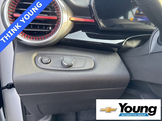 New 2026 Chevrolet Trax RS w/ Sunroof Package image 21