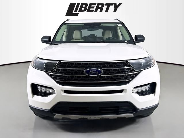 Used 2022 Ford Explorer XLT w/ Equipment Group 202A image 2