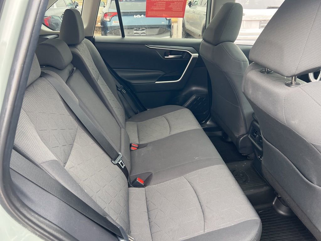 Used 2020 Toyota RAV4 XLE w/ Convenience Package image 16