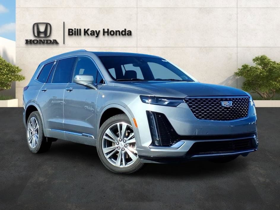 Used 2025 Cadillac XT6 Premium Luxury image 1