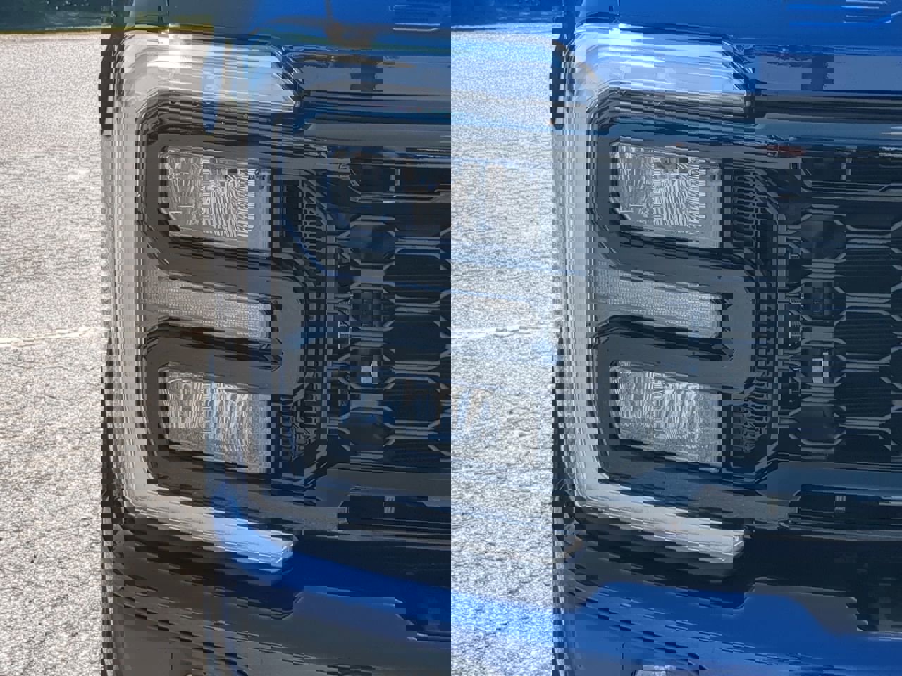 New 2026 Ford F250 Lariat w/ Black Appearance Package image 8