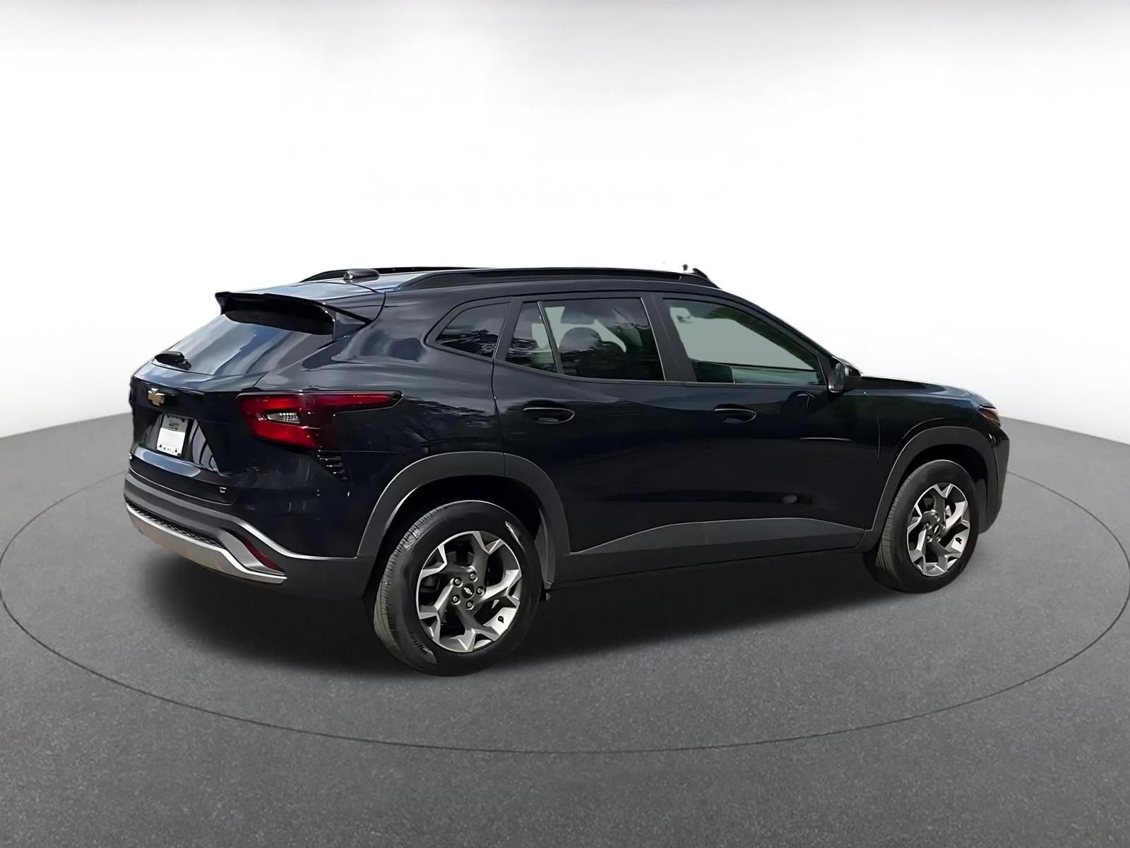 Used 2025 Chevrolet Trax LT image 15