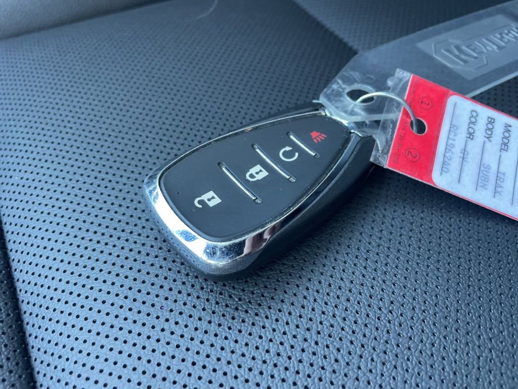 Used 2024 Chevrolet Trax RS w/ Sunroof Package image 36