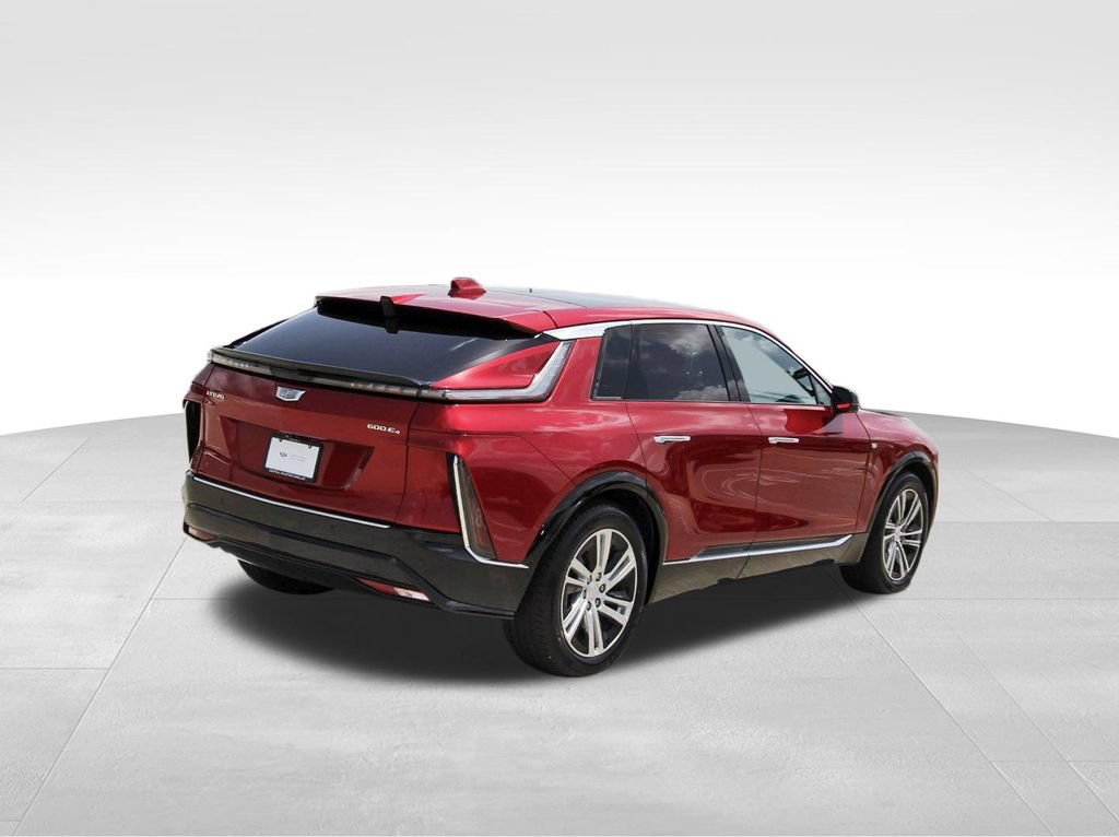 Used 2024 Cadillac Lyriq Luxury w/ LPO, Floor Liner Package AWD/4WD image 4