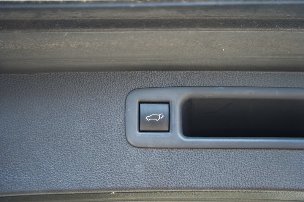 Used 2021 Toyota Highlander XSE AWD/4WD image 10