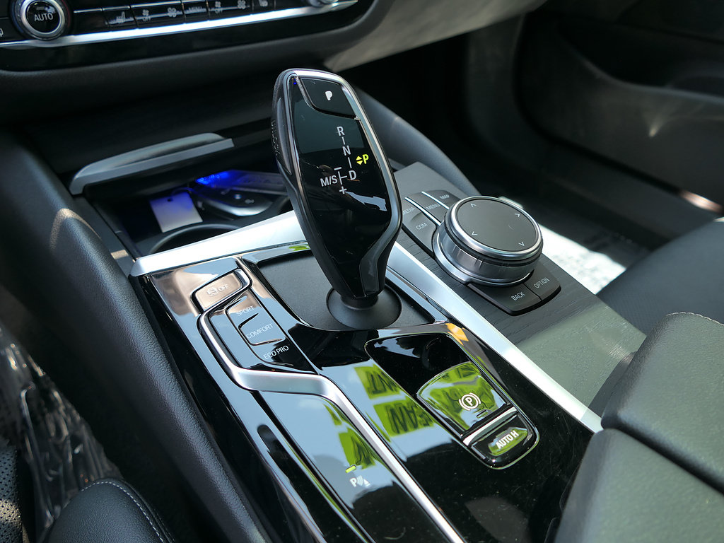 Used 2023 BMW 530i w/ Convenience Package RWD image 22