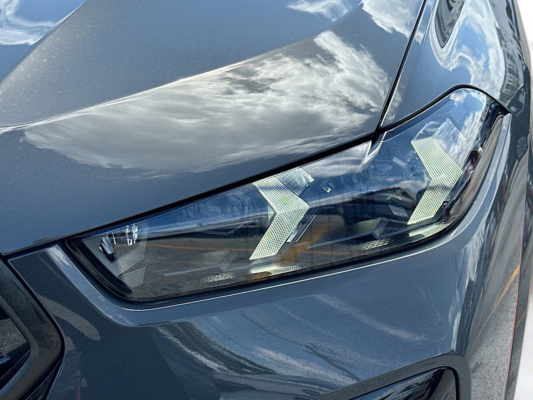 Used 2025 BMW X6 M Competition w/ Executive Package image 38