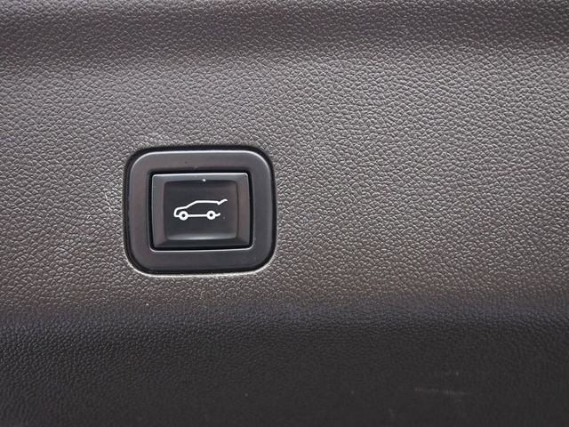 Used 2021 Cadillac Escalade Premium Luxury image 24