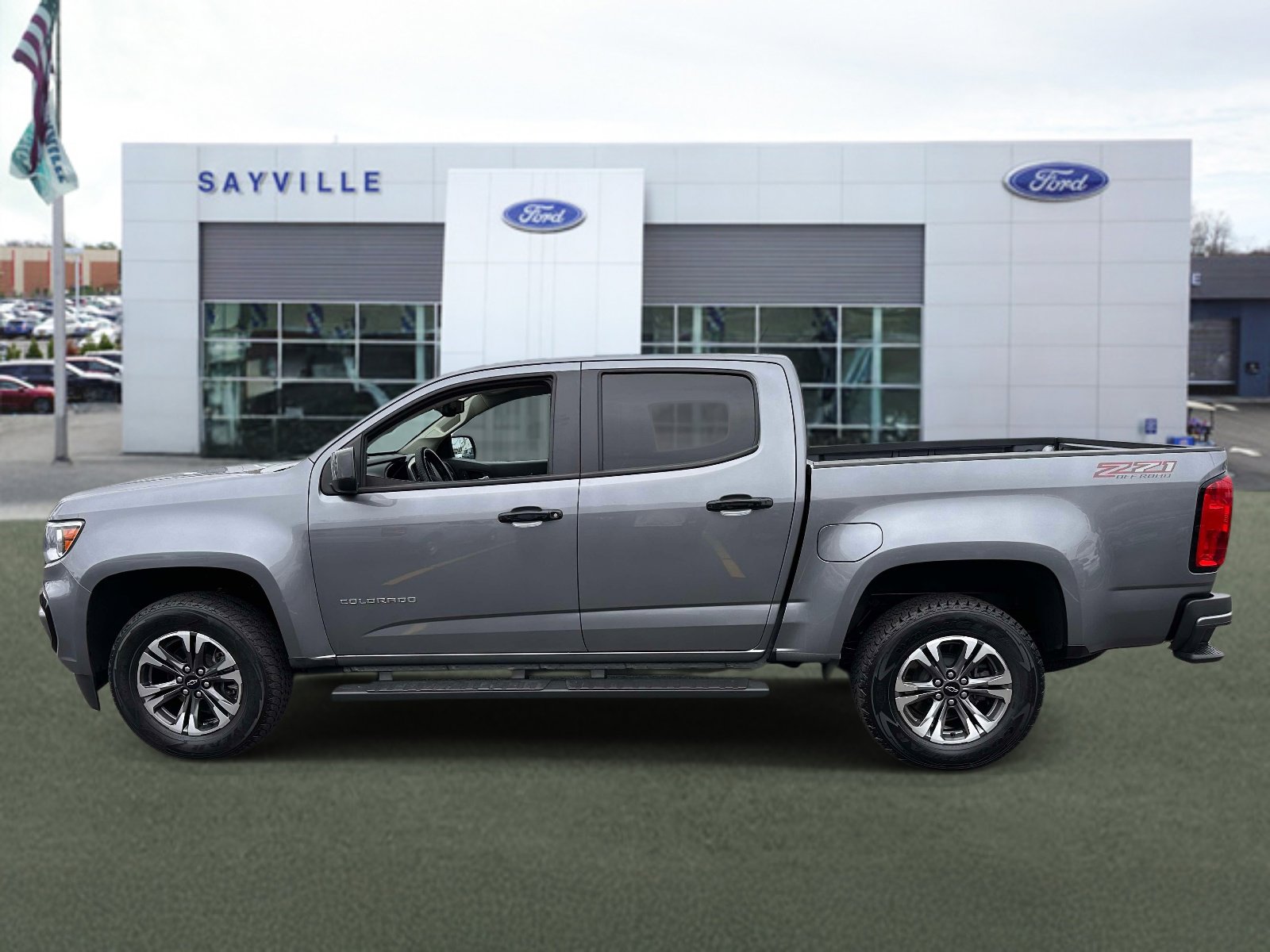 Used 2022 Chevrolet Colorado Z71 AWD/4WD image 2