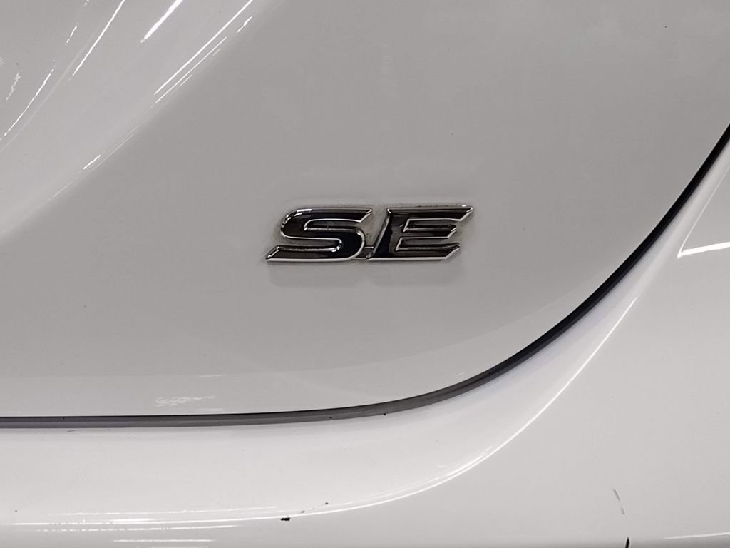 Used 2023 Toyota Camry SE image 14