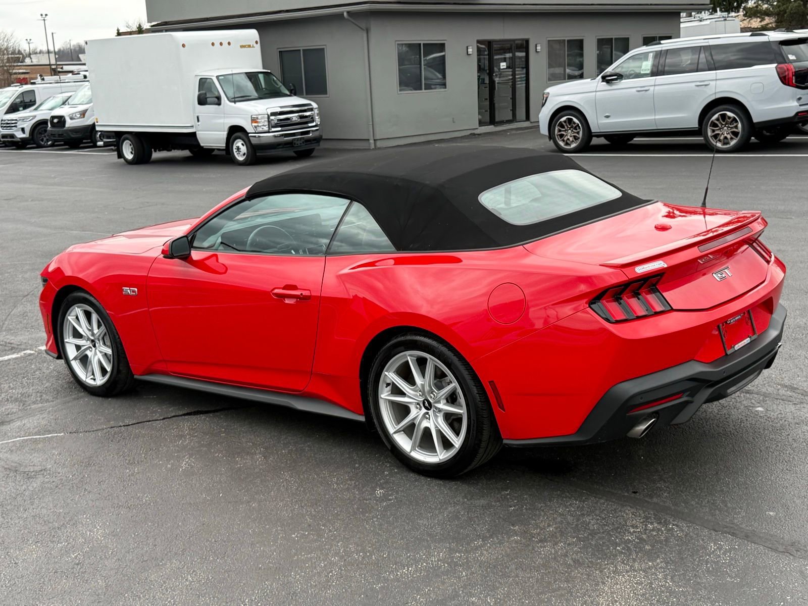 Used 2025 Ford Mustang GT Premium image 33