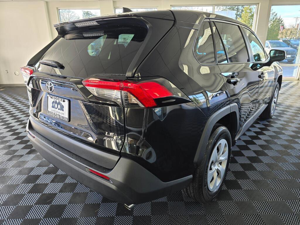 Used 2025 Toyota RAV4 LE image 3