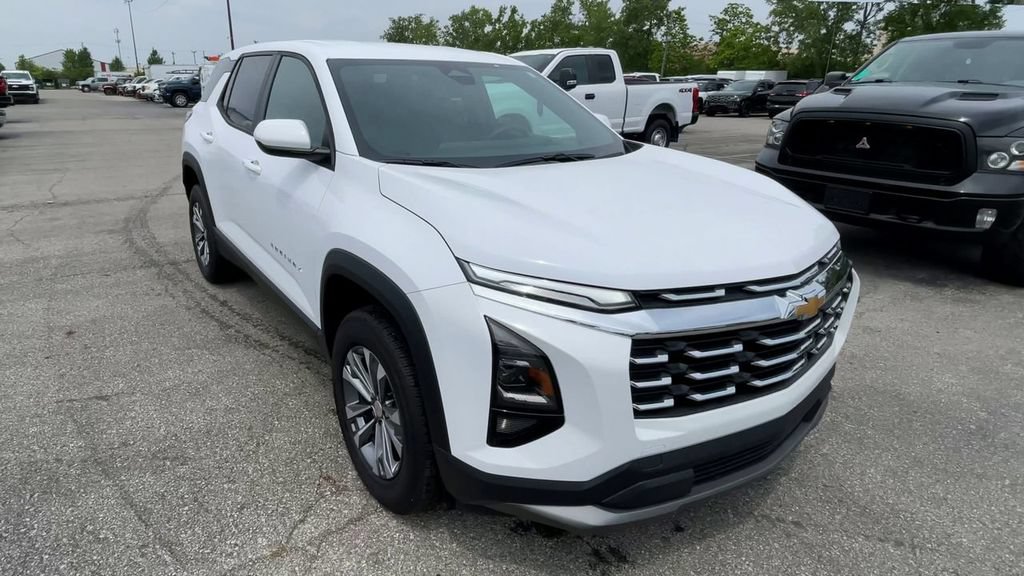 New 2026 Chevrolet Equinox LT w/ Convenience Package II FWD image 4
