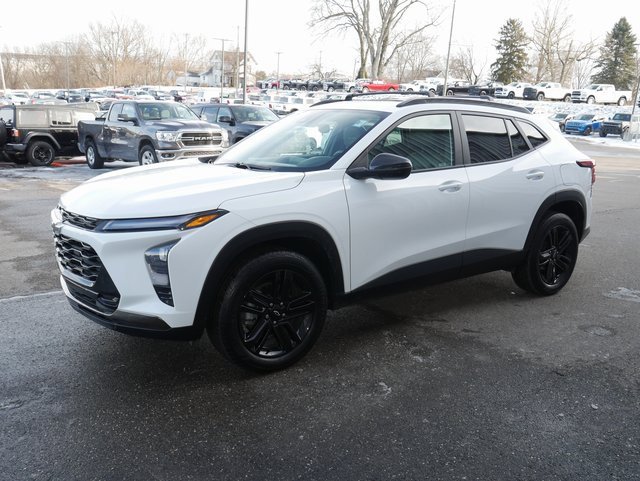 Used 2025 Chevrolet Trax ACTIV w/ Sunroof Package image 9