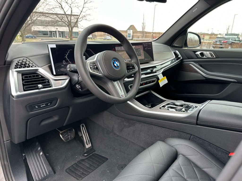 New 2026 BMW X5 xDrive50e w/ M Sport Package AWD/4WD image 14