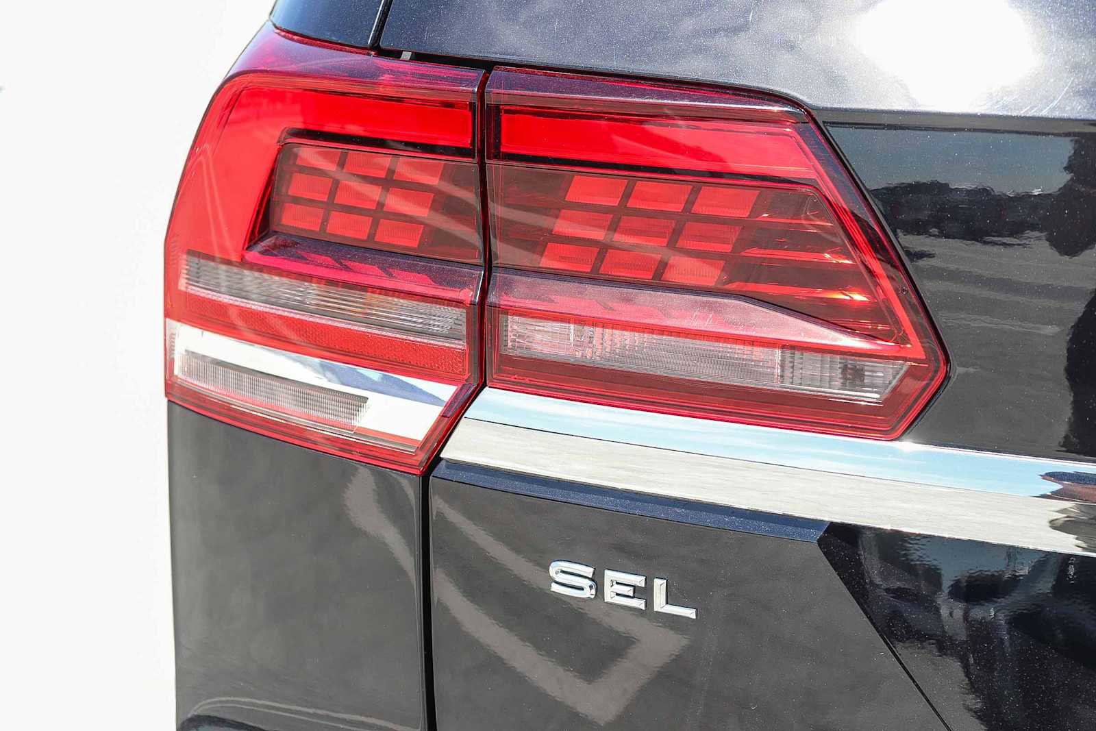 Used 2018 Volkswagen Atlas SEL Premium image 7