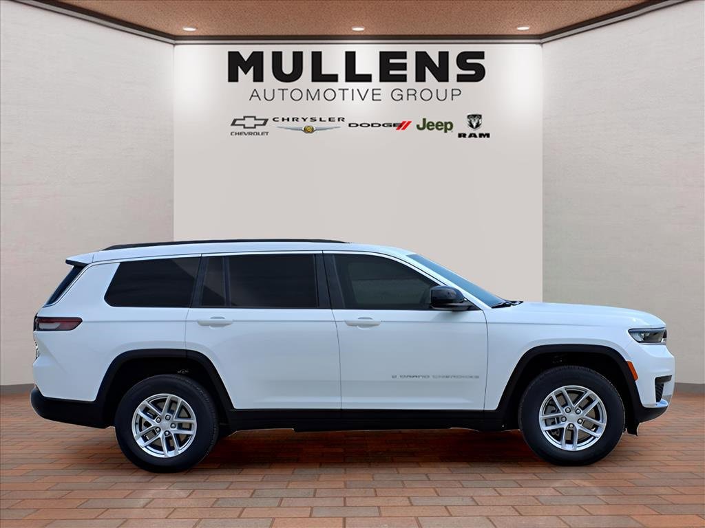 New 2025 Jeep Grand Cherokee L Laredo image 4