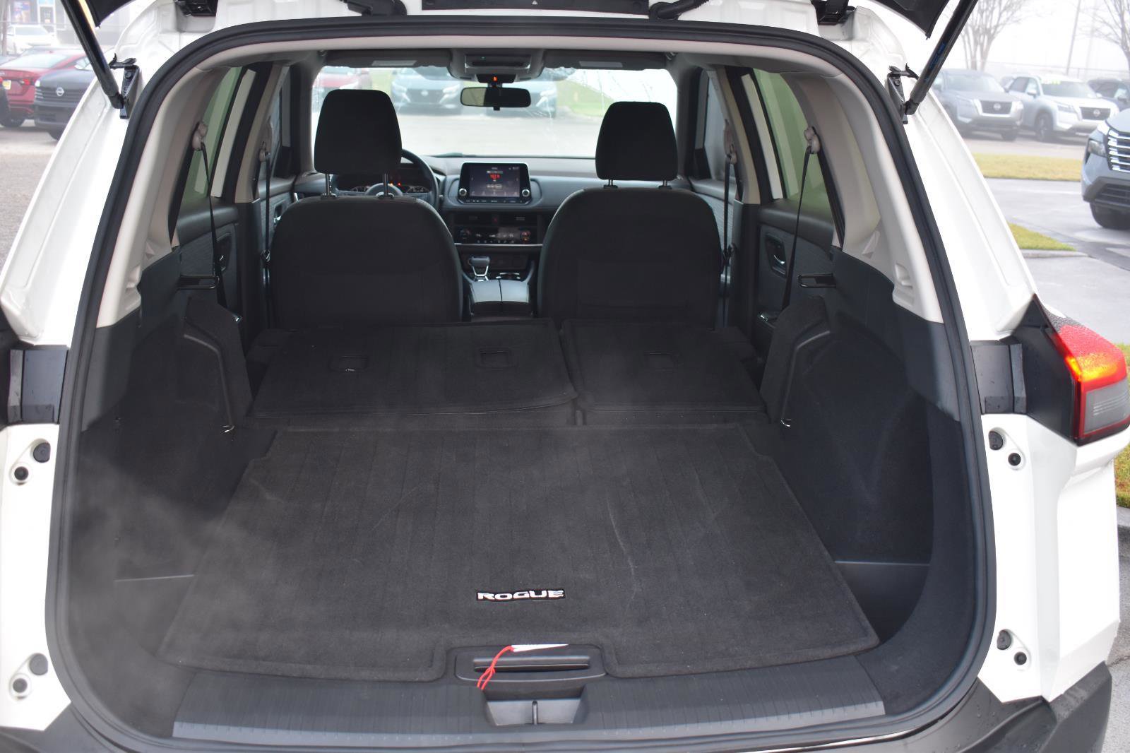 Used 2023 Nissan Rogue SV image 35