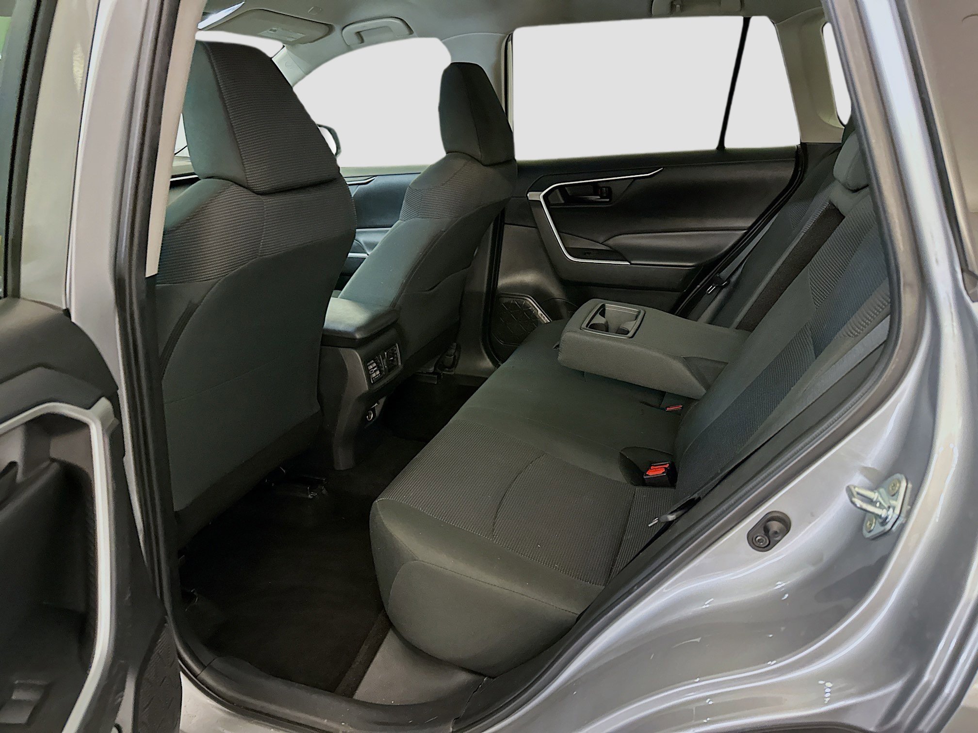 Used 2024 Toyota RAV4 LE image 29