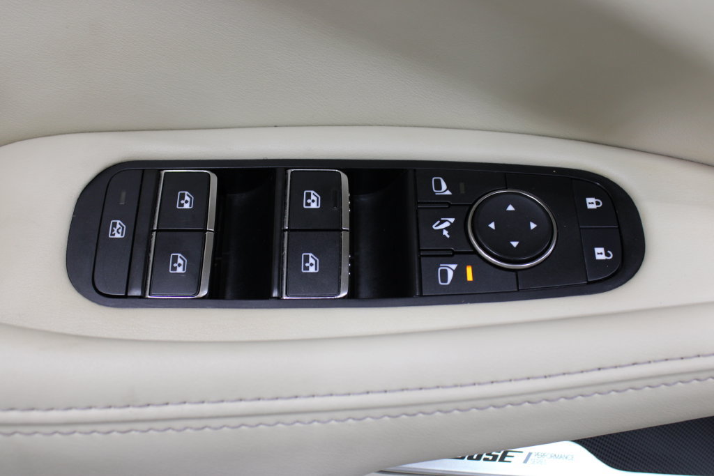 Used 2023 INFINITI QX60 Sensory w/ Vision Package AWD/4WD image 18