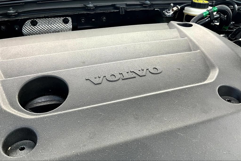 Used 2024 Volvo XC40 B5 Core AWD/4WD image 44
