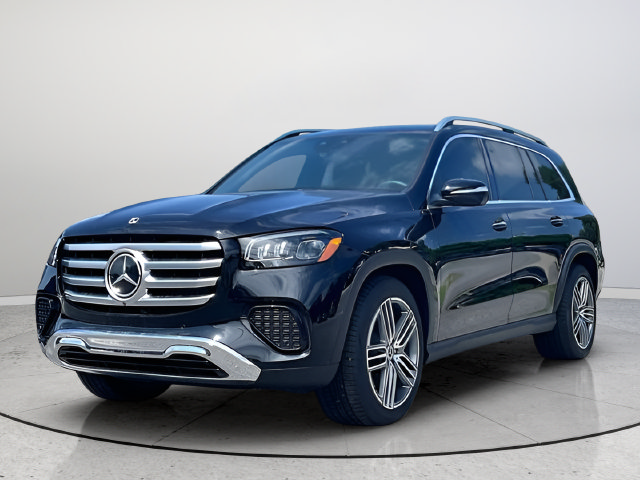 Used 2025 Mercedes-Benz GLS 450 4MATIC image 3