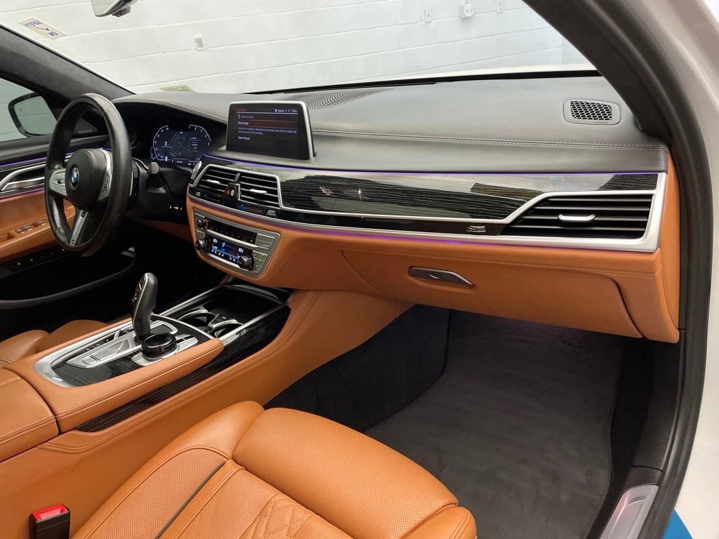 Used 2022 BMW 750i xDrive w/ Luxury Rear Seating Package AWD/4WD image 22