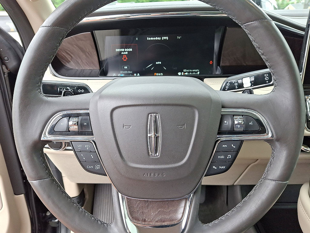 Used 2021 Lincoln Navigator Reserve w/ Luxury Package AWD/4WD image 16