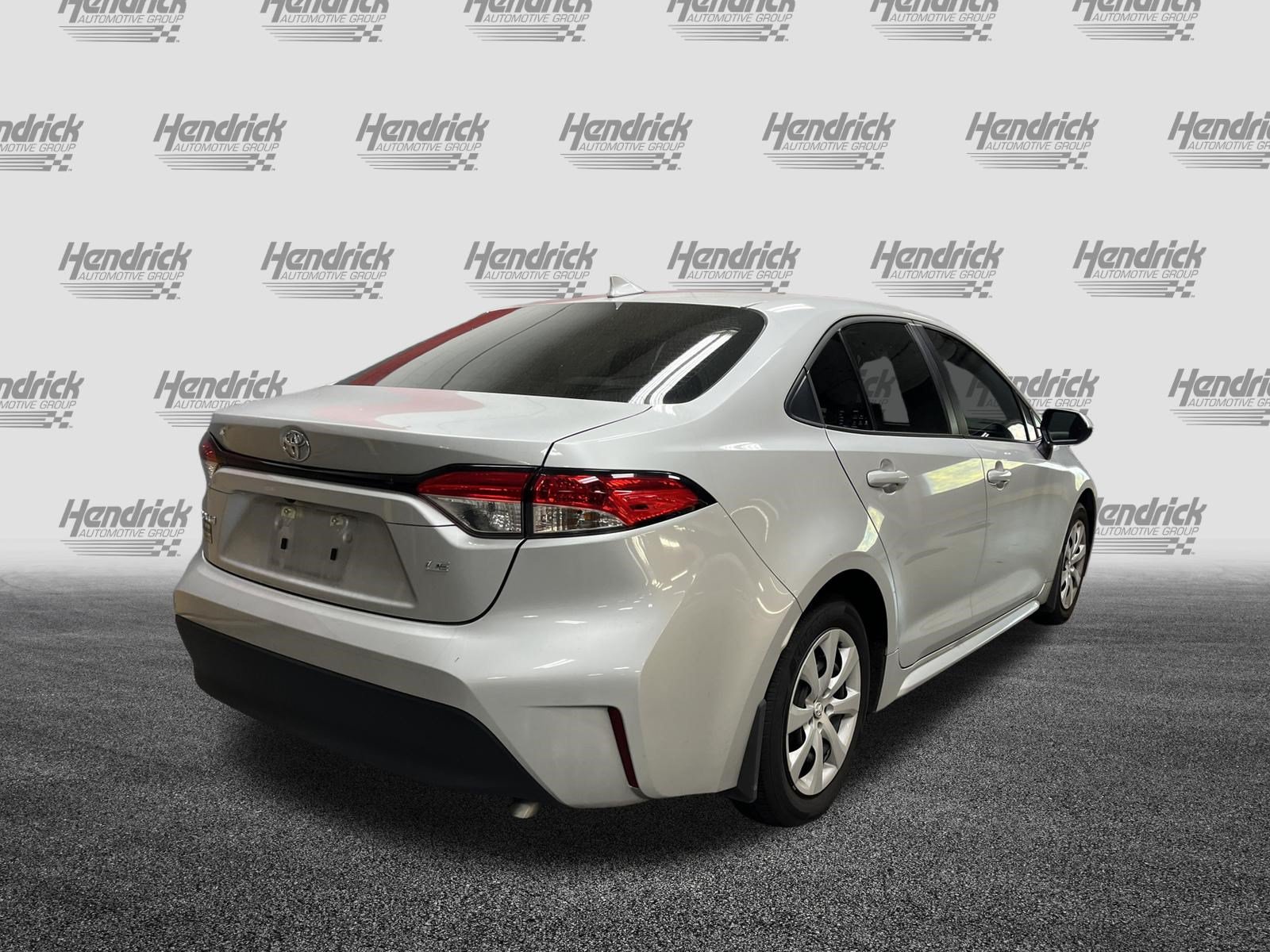 Used 2026 Toyota Corolla LE FWD image 5