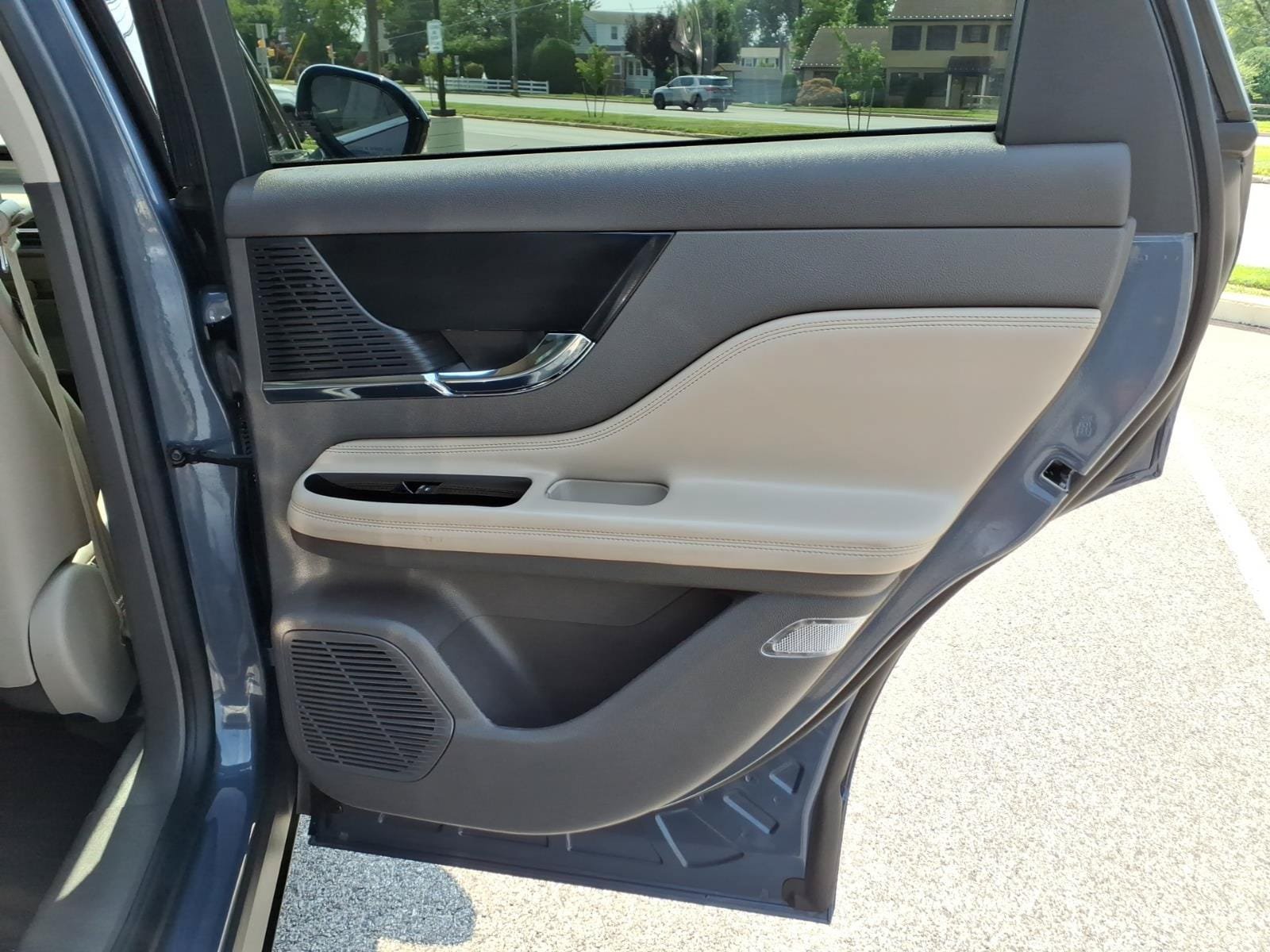 Certified 2022 Lincoln Corsair AWD w/ Equipment Group 101A image 28
