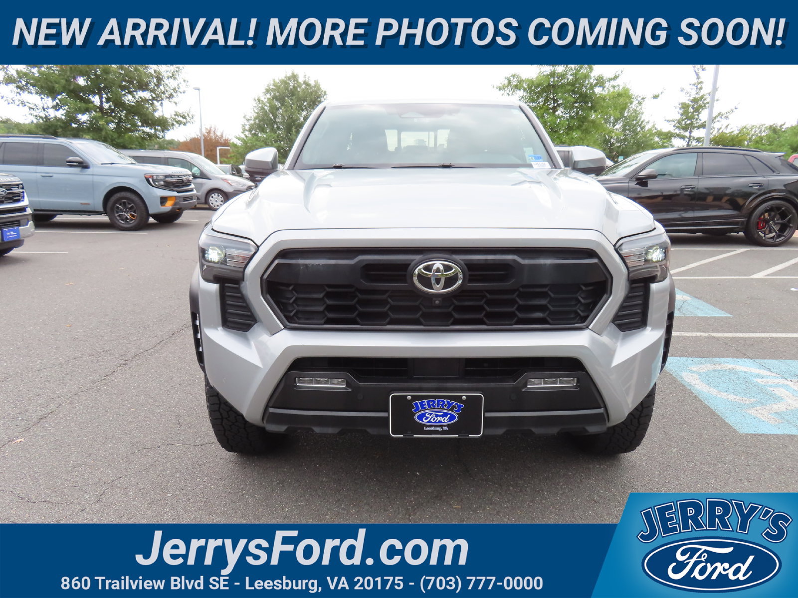 Used 2024 Toyota Tacoma TRD Off-Road w/ TRD Off Road Premium Package AWD/4WD image 2