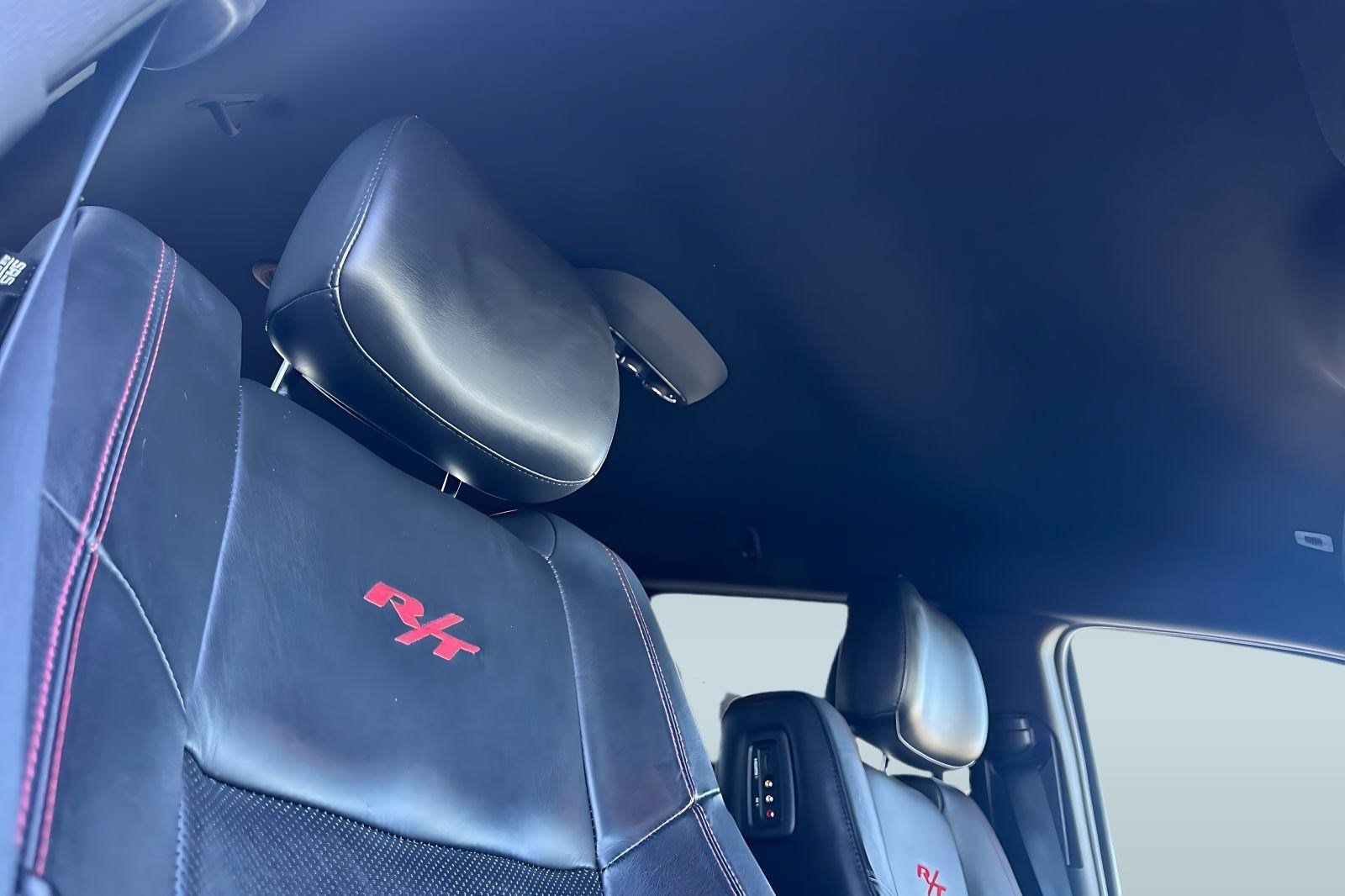 Used 2018 Dodge Durango R/T w/ Blacktop Package RWD image 26
