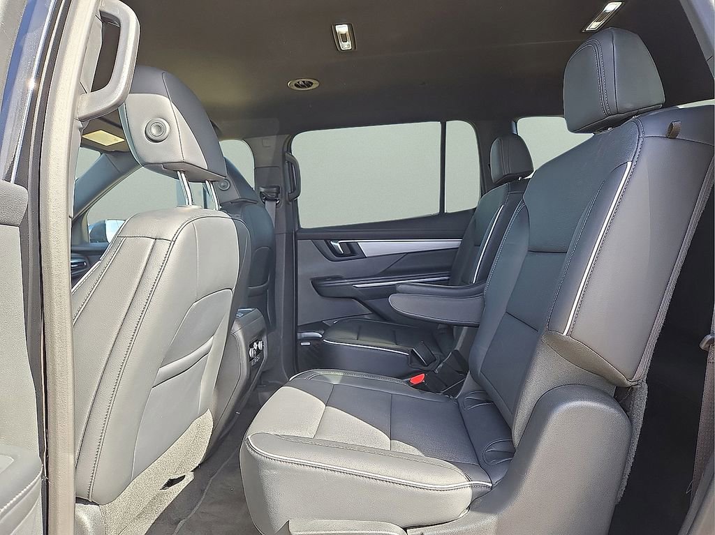 Used 2025 Buick Enclave Preferred image 17