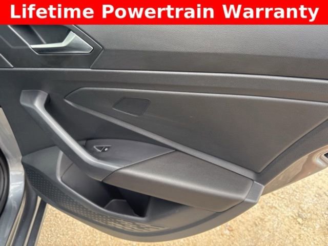 Used 2025 Volkswagen Jetta S image 4