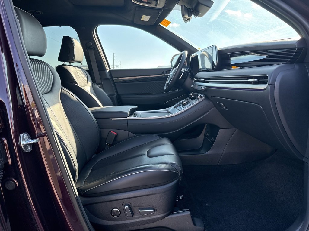 Used 2024 Hyundai Palisade Calligraphy image 16