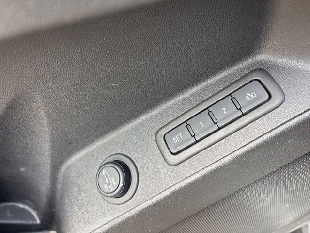 Used 2023 Chevrolet Equinox Premier image 17